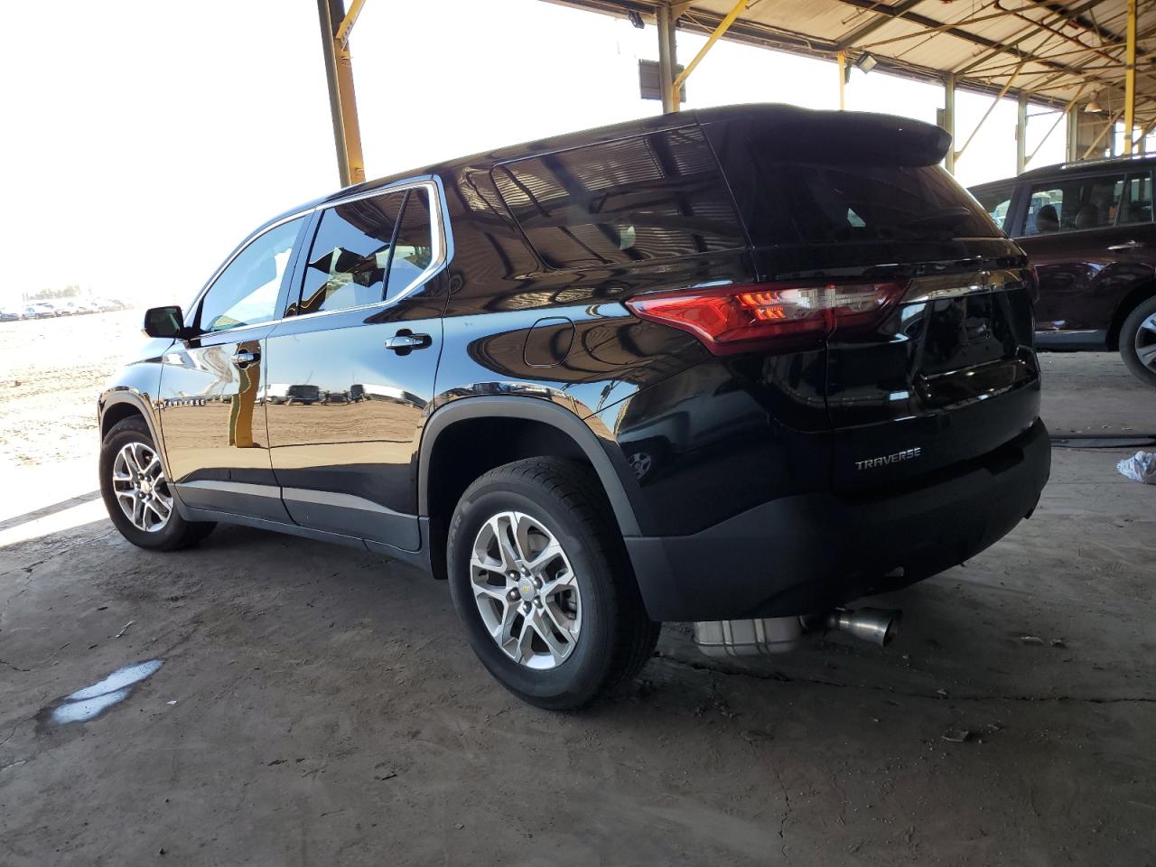 Obraz 2 z 2019 CHEVROLET TRAVERSE LS 2019 z VIN 1GNERFKW6KJ322629