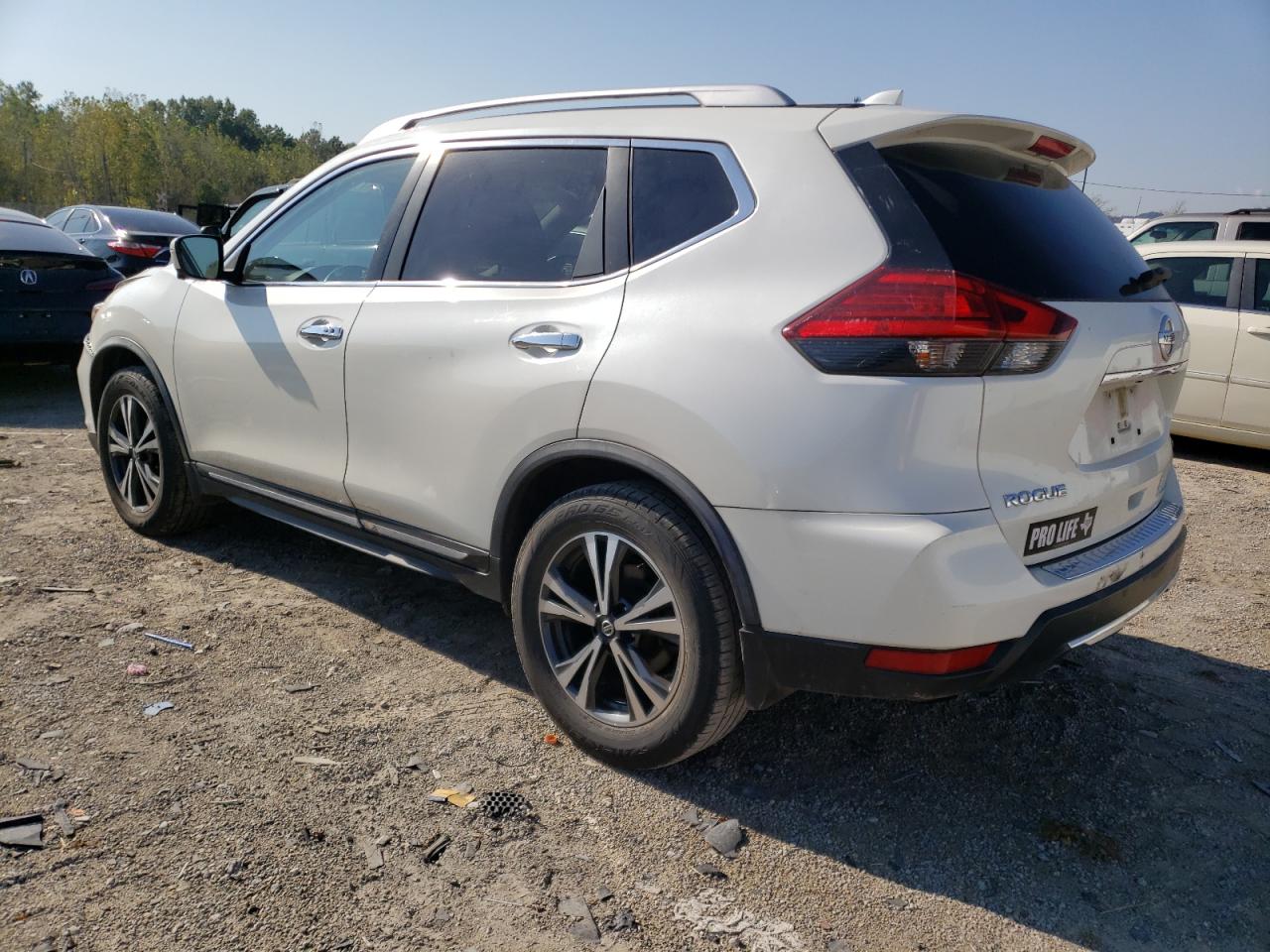 Obraz 2 z 2017 NISSAN ROGUE S 2017 z VIN JN8AT2MT7HW405992