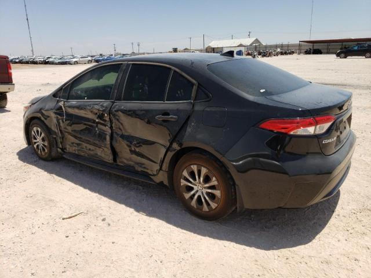 Obraz 2 z 2020 TOYOTA COROLLA LE 2020 z VIN JTDEBRBE3LJ006659