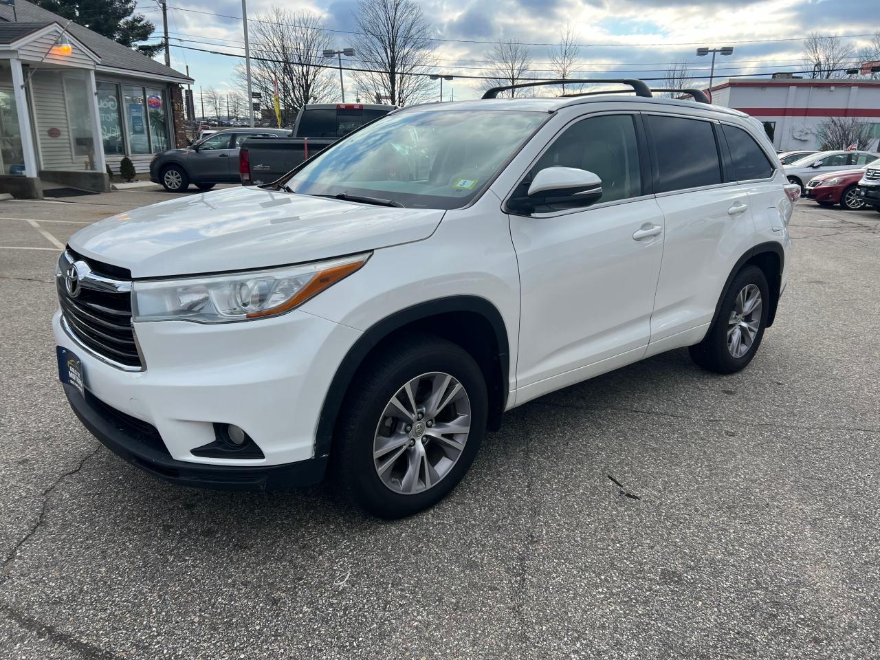 Obraz 2 z 2015 TOYOTA HIGHLANDER XLE 2015 z VIN 5TDJKRFH0FS095407