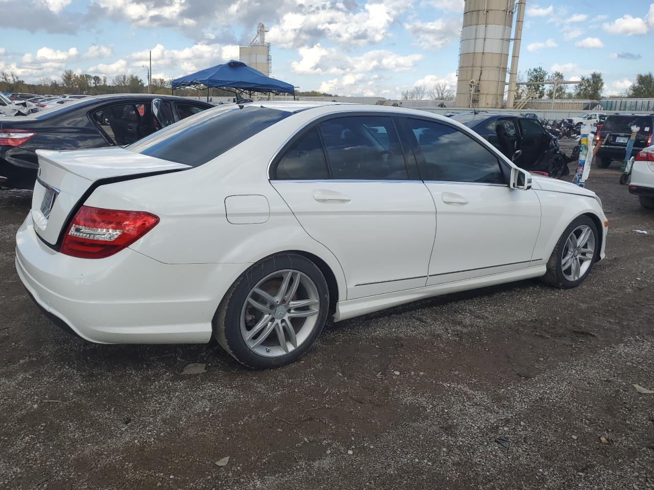 Изображение 3 2013 MERCEDES-BENZ C 250 2013 с VIN WDDGF4HB4DR287294