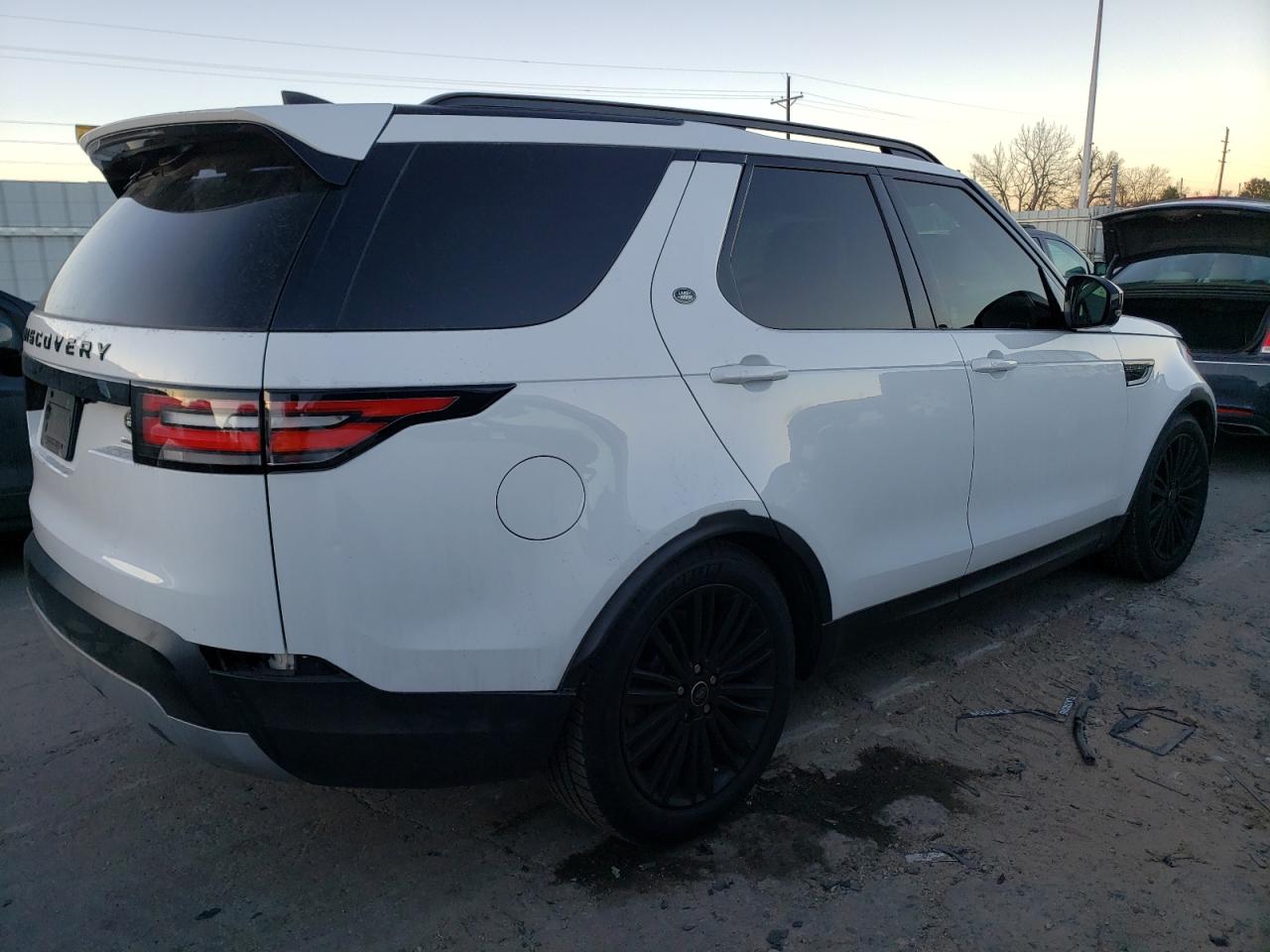Изображение 3 2017 LAND ROVER DISCOVERY HSE 2017 с VIN SALRRBBV7HA005440