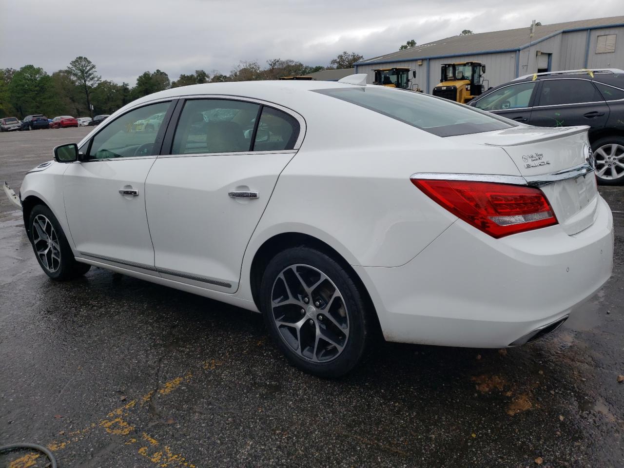 Изображение 2 2016 BUICK LACROSSE SPORT TOURING 2016 с VIN 1G4G45G33GF260170