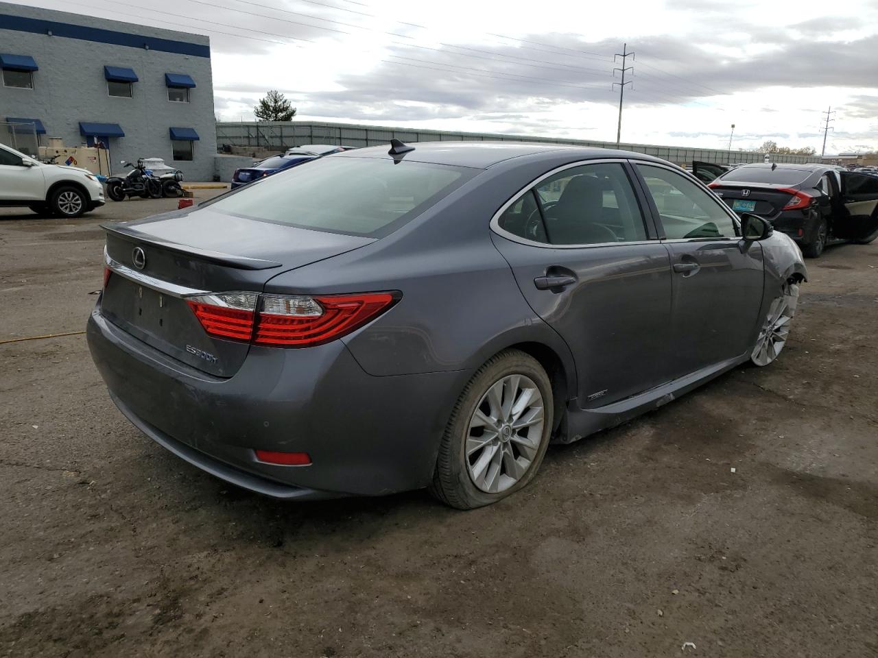 Image 3 of 2013 LEXUS ES 300H 2013 with VIN JTHBW1GG4D2007669