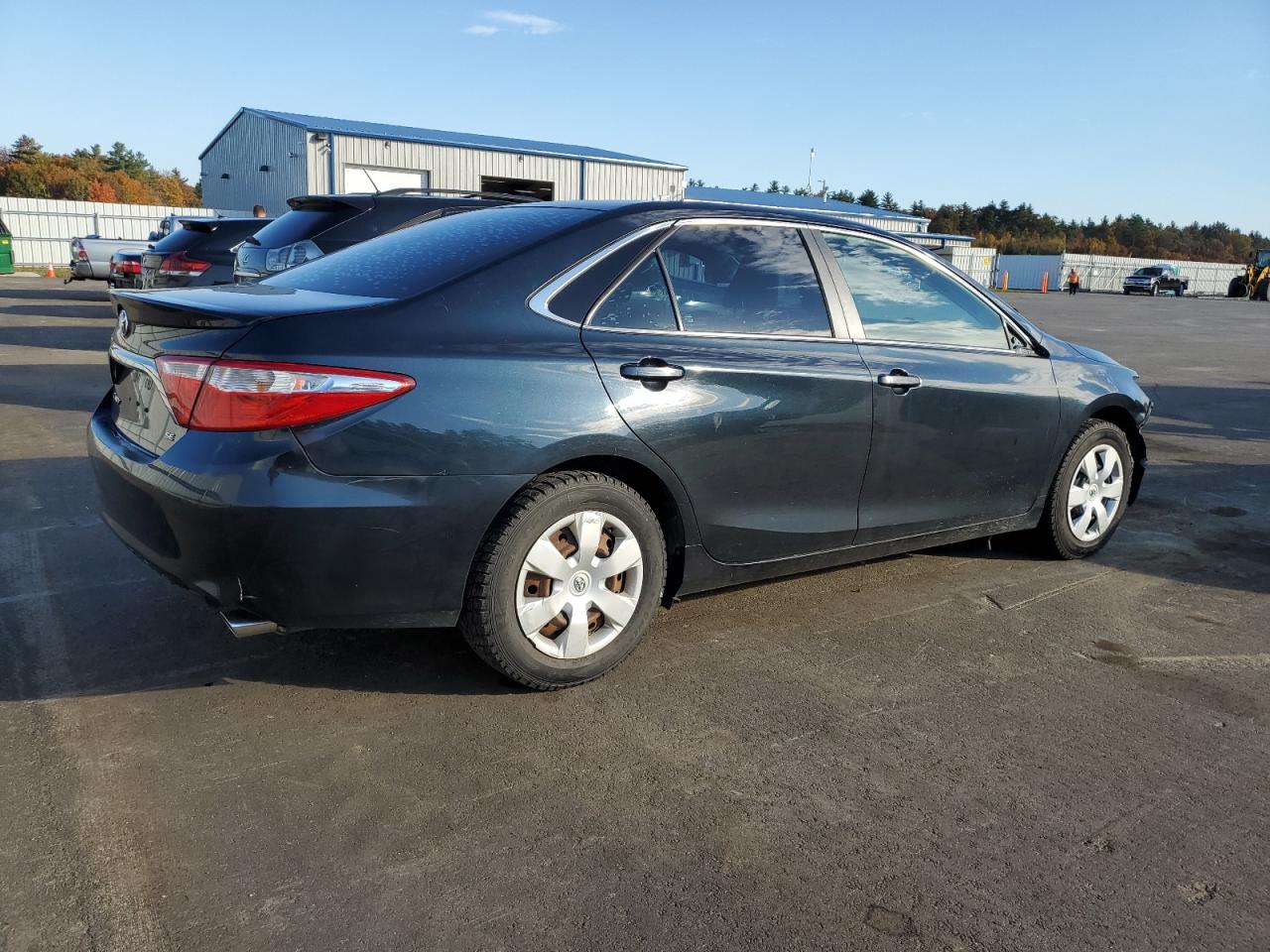 Image 3 of 2015 TOYOTA CAMRY LE 2015 with VIN 4T1BF1FK3FU063421