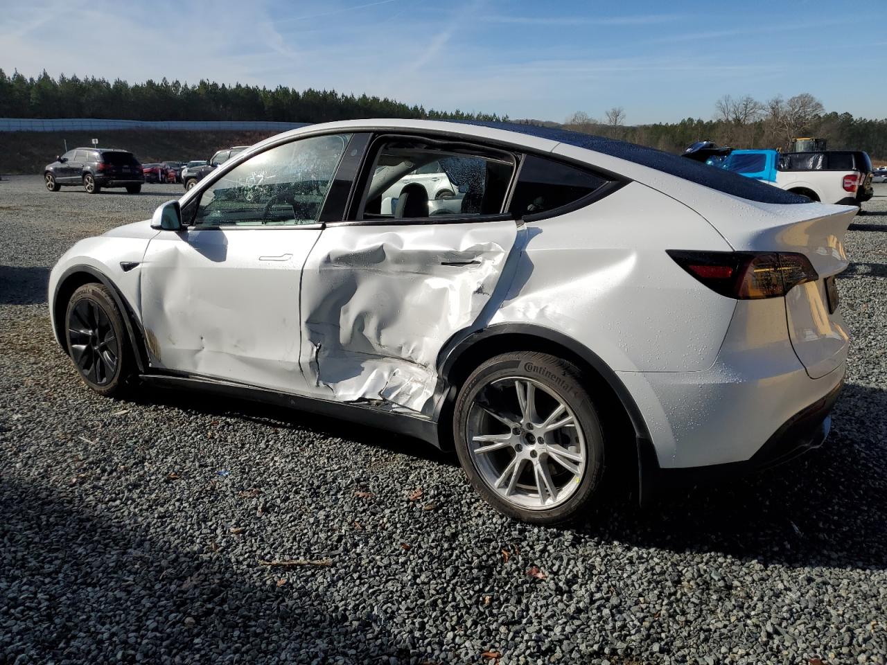 Obraz 2 z 2023 TESLA MODEL Y  2023 z VIN 7SAYGDEE4PA038062