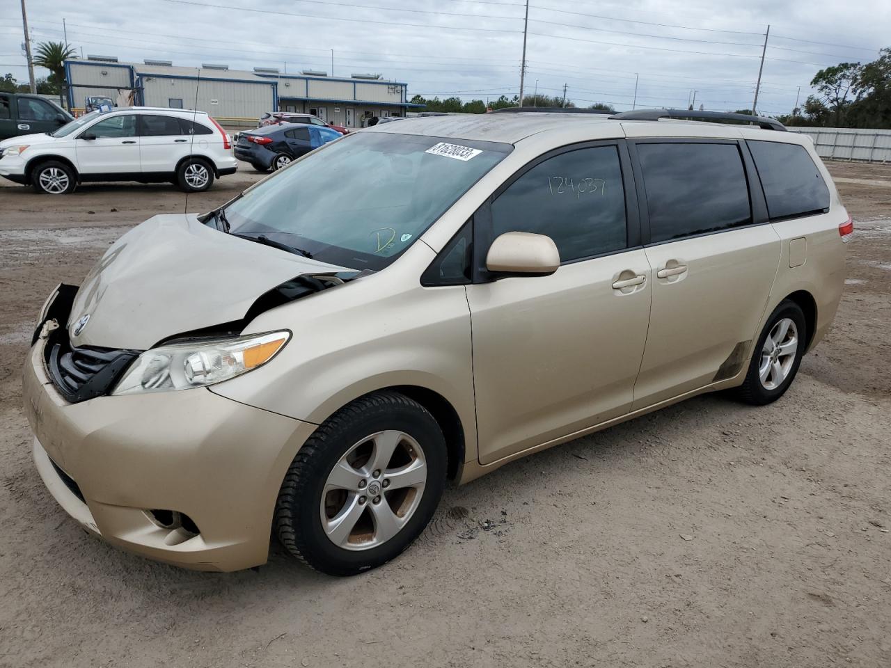 Изображение 1 2013 TOYOTA SIENNA LE 2013 с VIN 5TDKK3DC9DS363988
