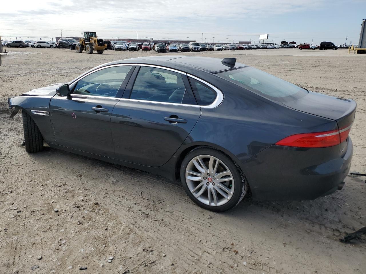 Obraz 2 z 2016 JAGUAR XF PRESTIGE 2016 z VIN SAJBE4BV1GCY16090