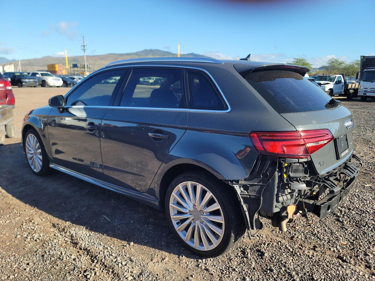 Изображение 2 2017 AUDI A3 E-TRON PREMIUM PLUS 2017 с VIN WAUTPBFFXHA146442