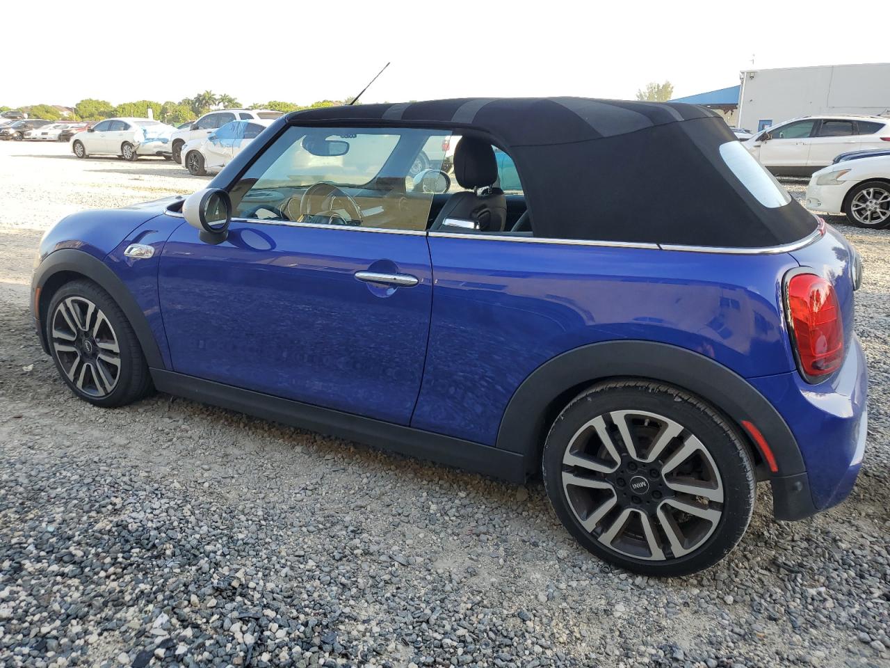 Obraz 2 z 2019 MINI COOPER S 2019 z VIN WMWWG9C5XK3E41685