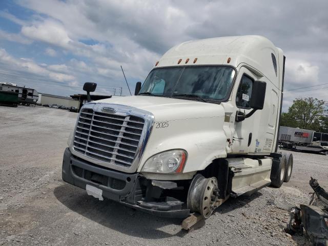 Image 2 of 2015 FREIGHTLINER CASCADIA 125  2015 with VIN 3AKJGLD63FSGD2025