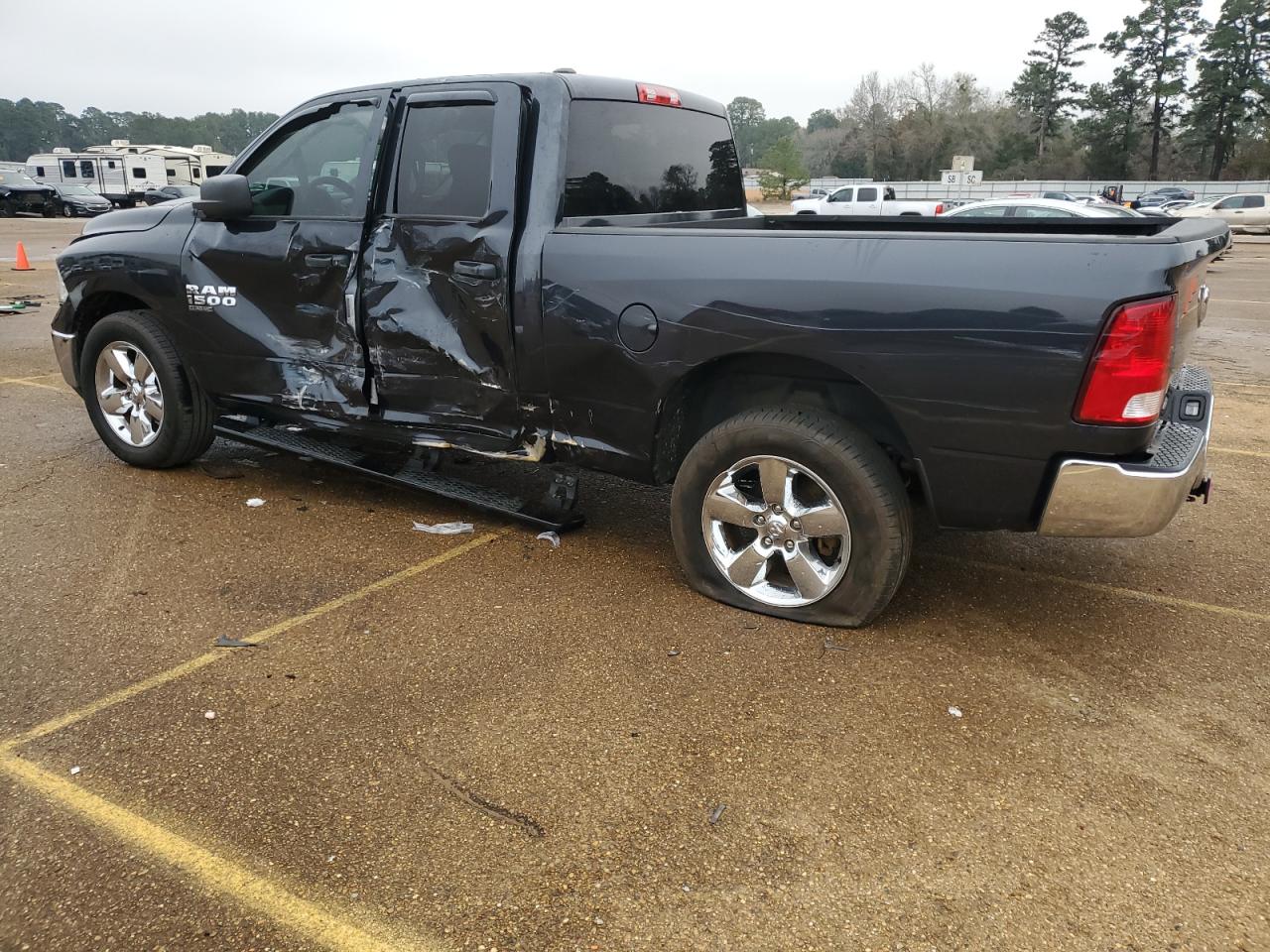 Image 2 of 2019 RAM 1500 CLASSIC TRADESMAN 2019 with VIN 1C6RR6FGXKS628294