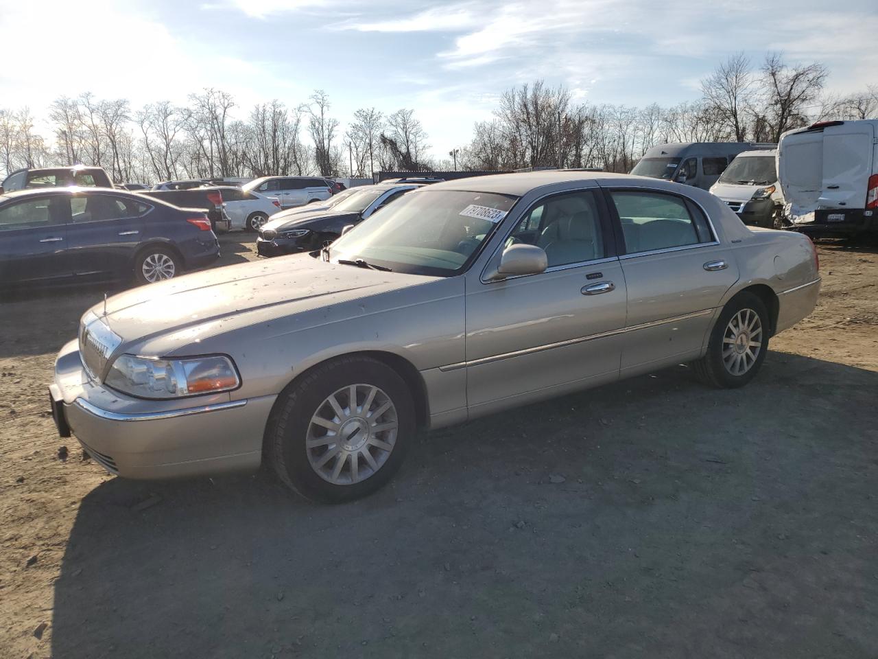 Obraz 1 z 2007 LINCOLN TOWN CAR SIGNATURE 2007 z VIN 1LNHM81V17Y629340