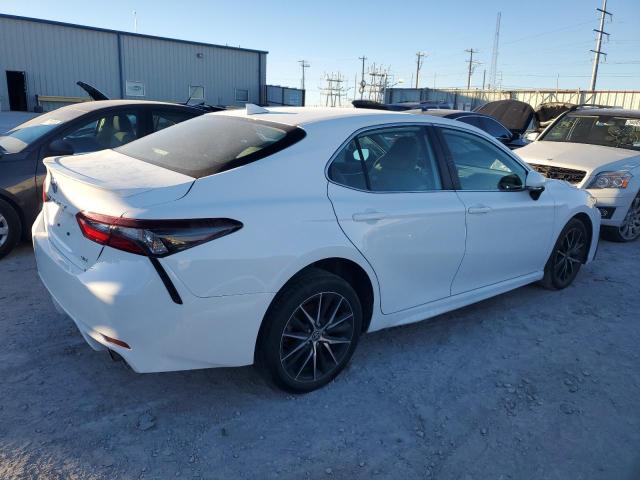 Obraz 3 z 2022 TOYOTA CAMRY SE 2022 z VIN 4T1G11AK2NU703113