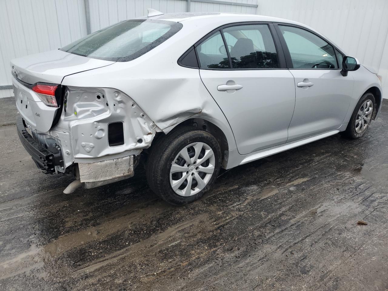Obraz 3 z 2022 TOYOTA COROLLA LE 2022 z VIN 5YFEPMAE8NP331621