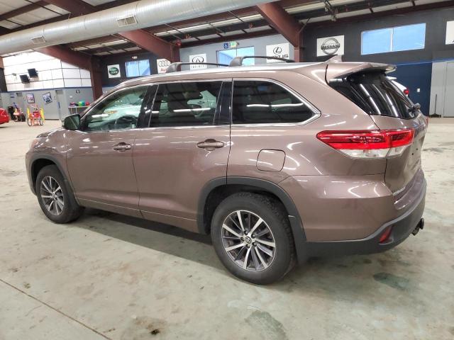 Изображение 2 2018 TOYOTA HIGHLANDER SE 2018 с VIN 5TDJZRFH6JS821243