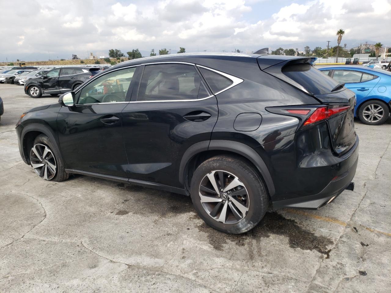 Obraz 2 z 2021 LEXUS NX 300 BASE 2021 z VIN JTJGARBZ4M2196172