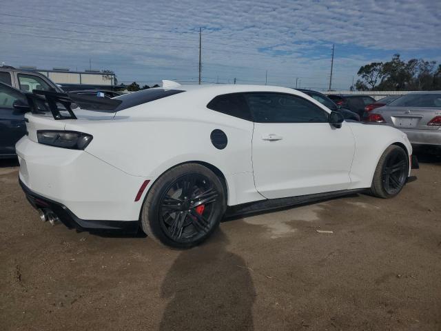 Obraz 3 z 2018 CHEVROLET CAMARO ZL1 2018 z VIN 1G1FJ1R65J0169686