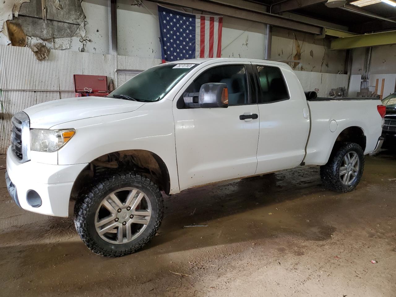 Image 1 of 2010 TOYOTA TUNDRA DOUBLE CAB SR5 2010 with VIN 5TFUW5F17AX110338