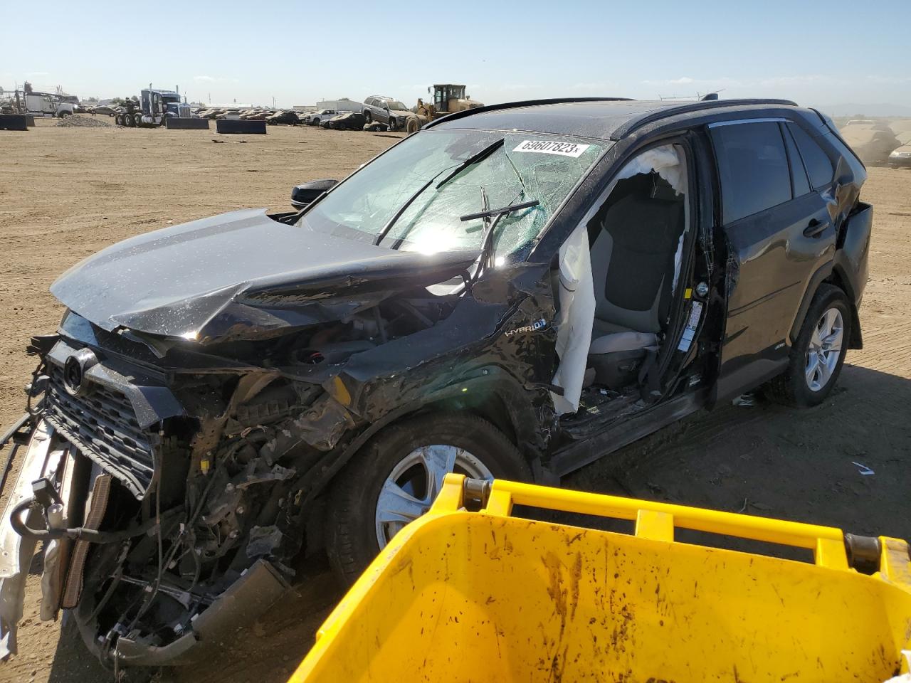 Obraz 1 z 2020 TOYOTA RAV4 XLE 2020 z VIN 2T3RWRFV6LW075671