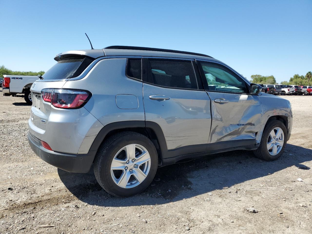 Image 3 of 2022 JEEP COMPASS LATITUDE 2022 with VIN 3C4NJCBB8NT106483
