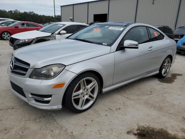 Obraz 1 z 2015 MERCEDES-BENZ C 250 2015 z VIN WDDGJ4HB3FG373029
