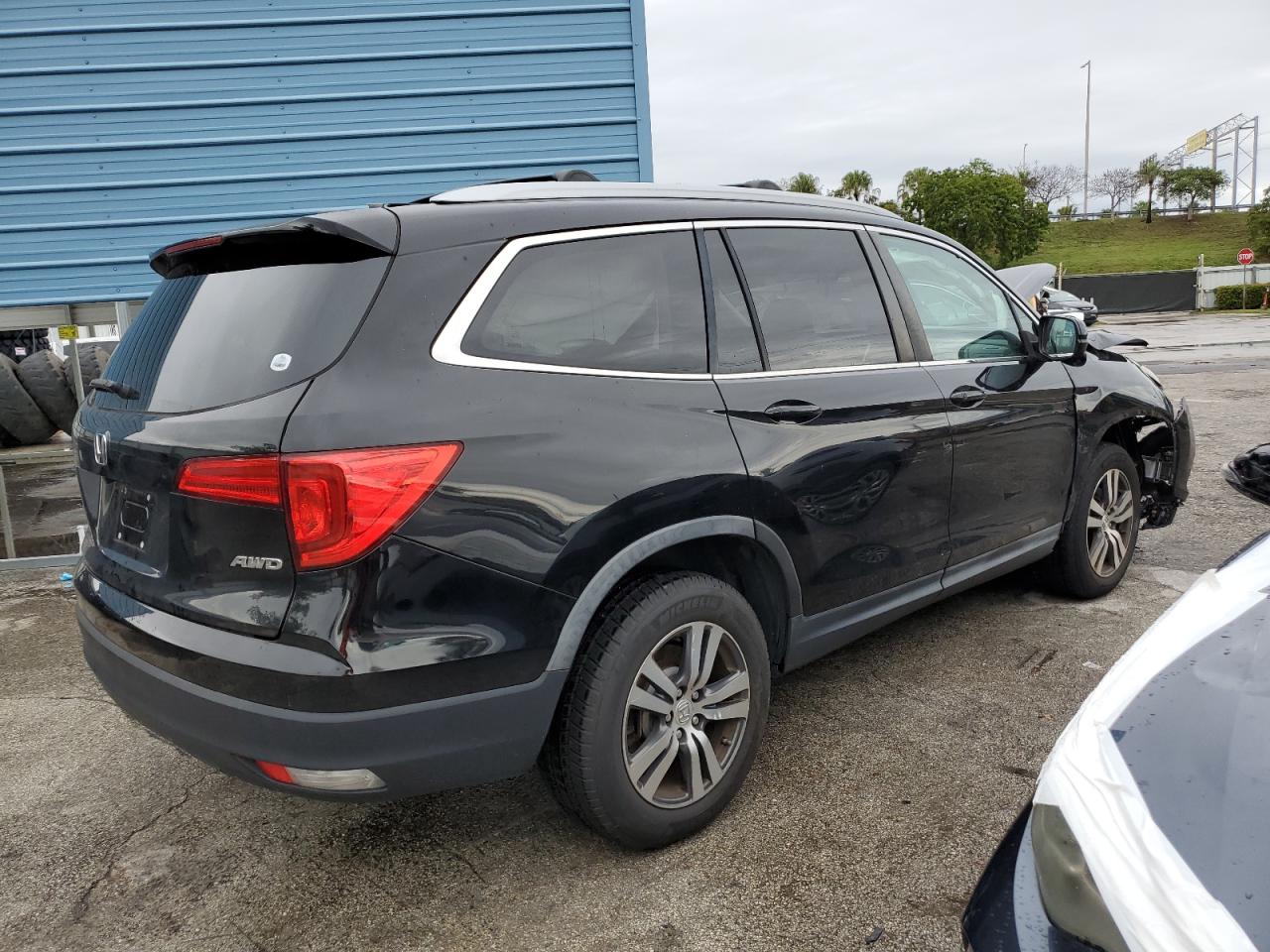 Obraz 3 z 2017 HONDA PILOT EXL 2017 z VIN 5FNYF6H57HB034521