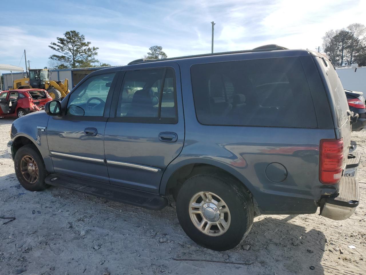 Image 2 of 2002 FORD EXPEDITION XLT 2002 with VIN 1FMRU15W92LA35938