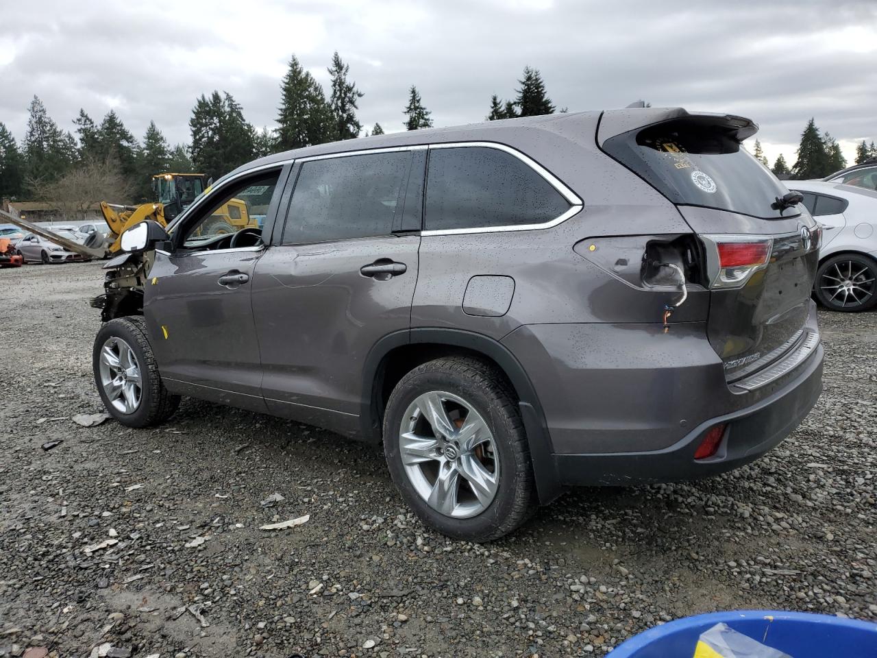 Image 2 of 2016 TOYOTA HIGHLANDER LIMITED 2016 with VIN 5TDDKRFH7GS254504