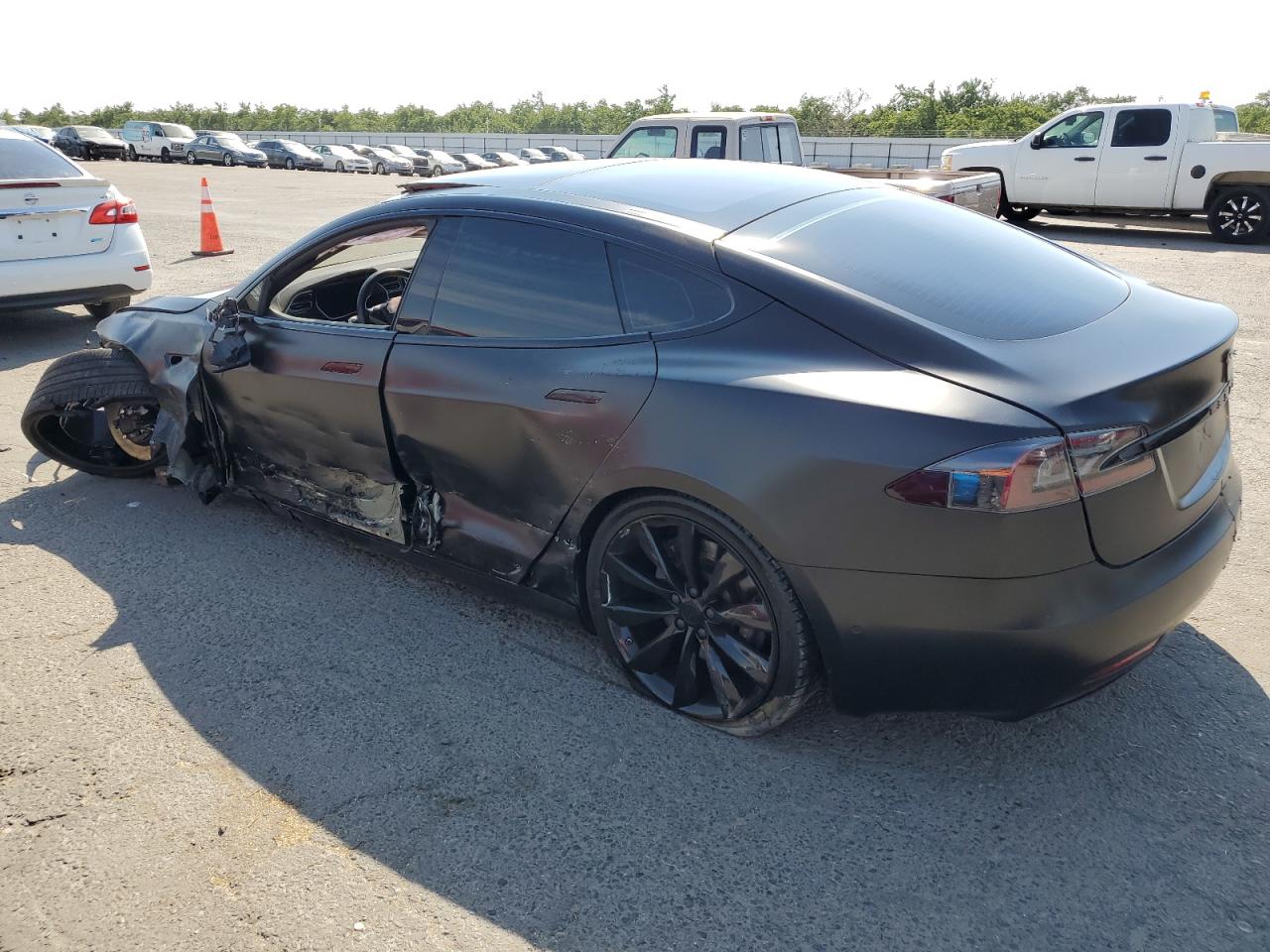 Изображение 2 2016 TESLA MODEL S  2016 с VIN 5YJSA1E28GF138130