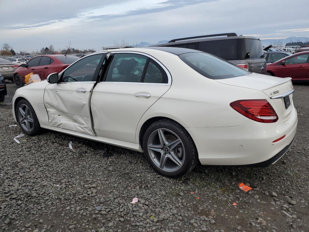 Image 2 of 2019 MERCEDES-BENZ E 300 4MATIC 2019 with VIN WDDZF4KB4KA670794