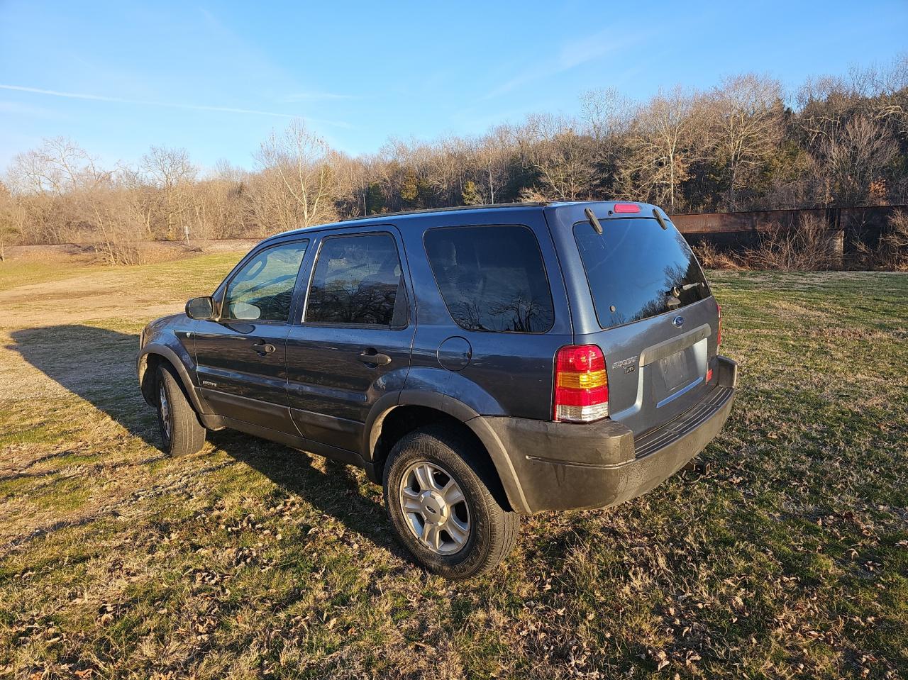 Image 3 of 2001 FORD ESCAPE XLT 2001 with VIN 1FMYU04131KF43371