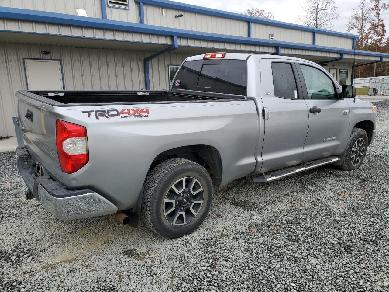 Obraz 3 z 2017 TOYOTA TUNDRA DOUBLE CAB SR/SR5 2017 z VIN 5TFUW5F13HX632863