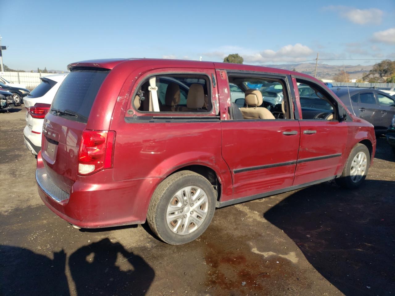 Image 3 of 2016 DODGE GRAND CARAVAN SE 2016 with VIN 2C4RDGBGXGR256175