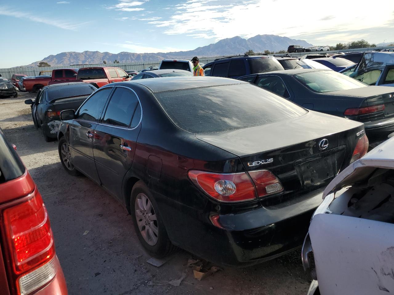 Image 2 of 2002 LEXUS ES 300 2002 with VIN JTHBF30G225011205