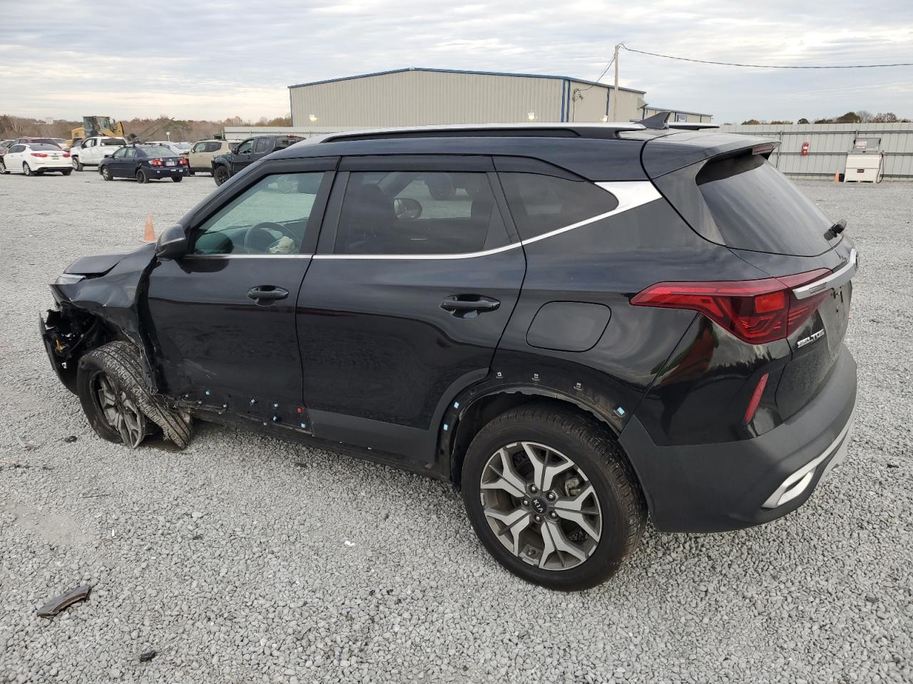 Image 2 of 2021 KIA SELTOS EX 2021 with VIN KNDERCAA3M7202705
