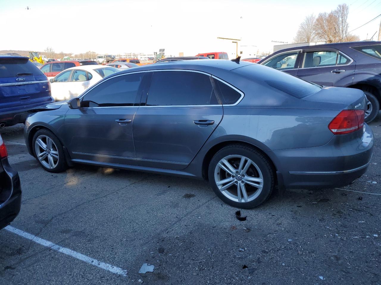 Изображение 2 2015 VOLKSWAGEN PASSAT SE 2015 с VIN 1VWBV7A37FC047087