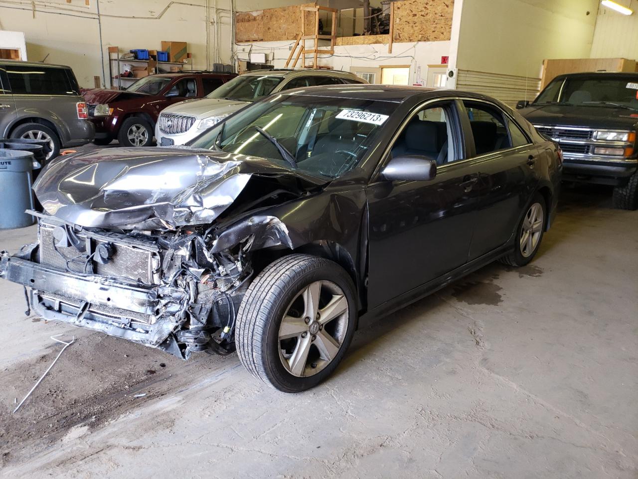 Obraz 1 z 2011 TOYOTA CAMRY BASE 2011 z VIN 4T1BF3EK6BU703290