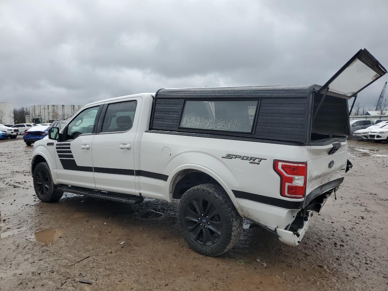 Image 2 of 2019 FORD F150 SUPERCREW 2019 with VIN 1FTFW1E45KFA45445