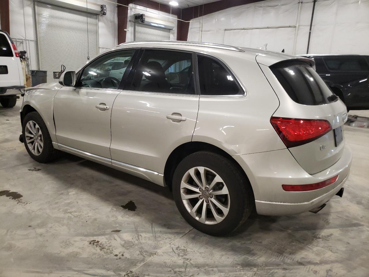 Image 2 of 2013 AUDI Q5 PREMIUM PLUS 2013 with VIN WA1LFAFPXDA058648