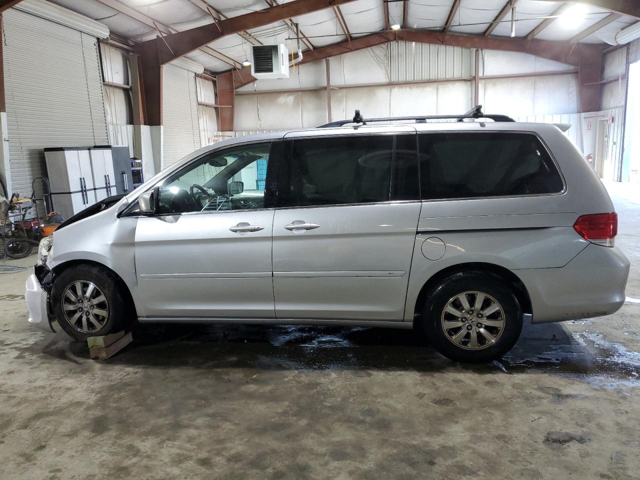 Image 2 of 2010 HONDA ODYSSEY EXL 2010 with VIN 5FNRL3H70AB044746