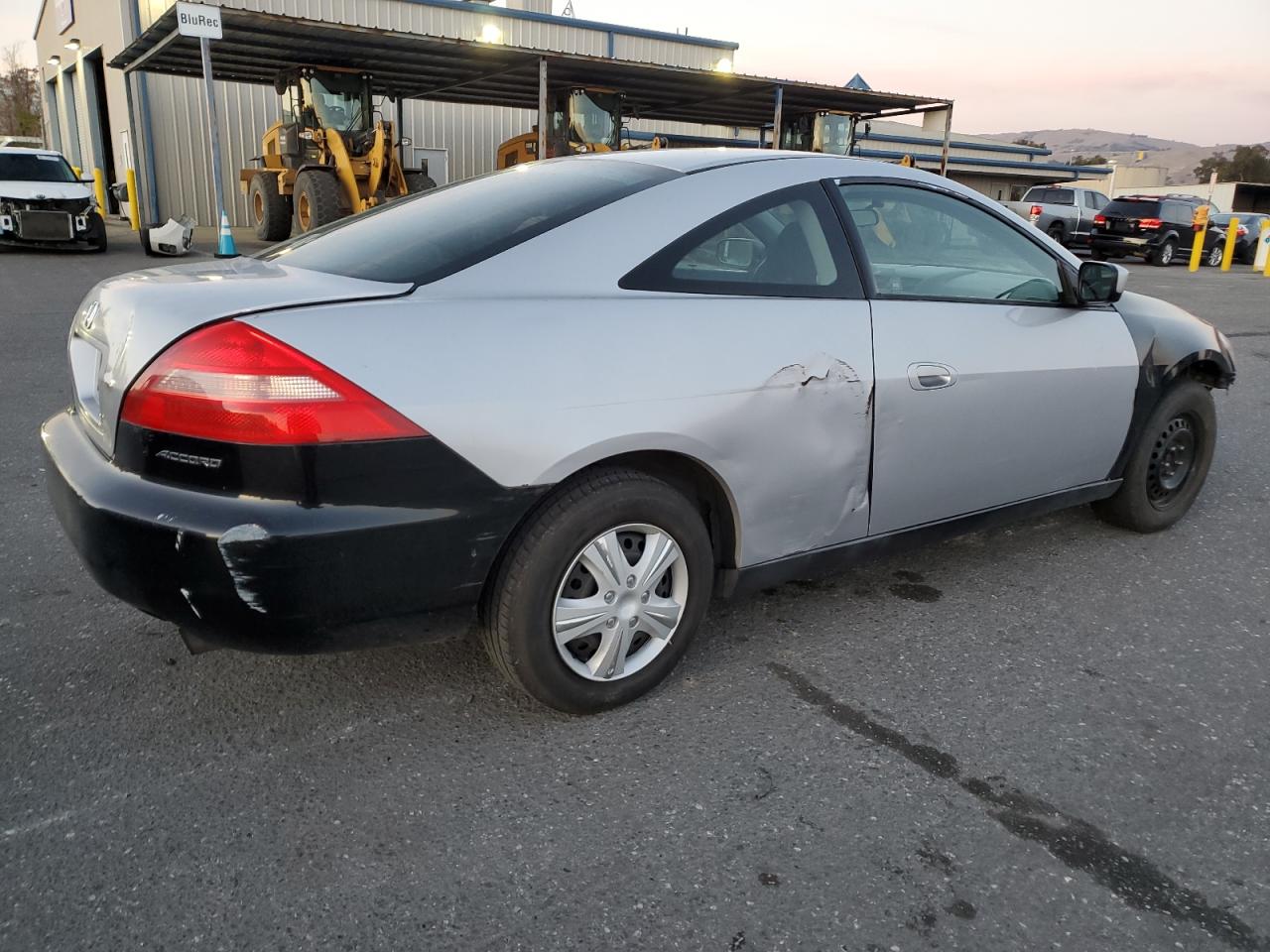 Изображение 3 2004 HONDA ACCORD LX 2004 с VIN 1HGCM72224A010040