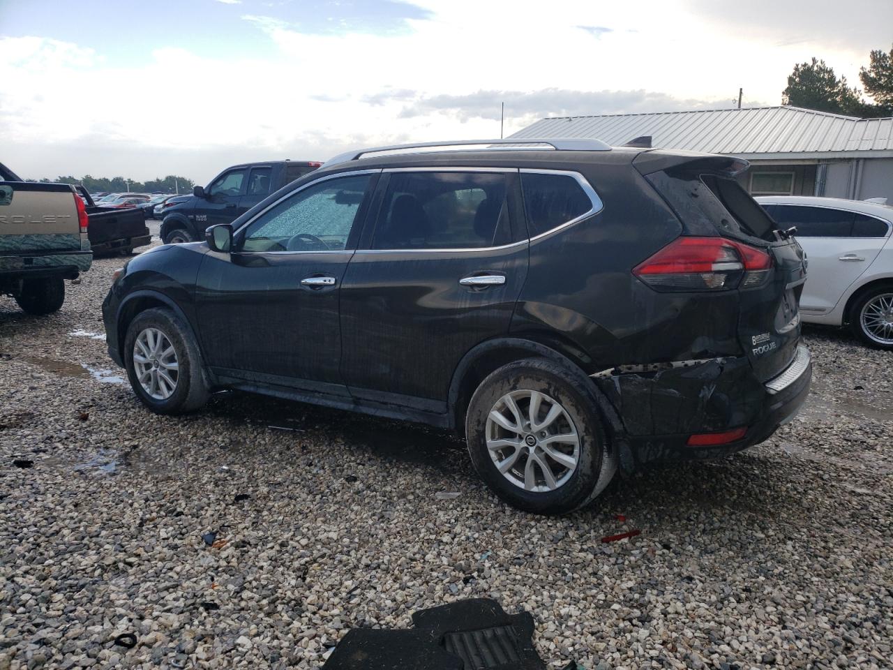 Image 2 of 2017 NISSAN ROGUE S 2017 with VIN KNMAT2MV6HP526729
