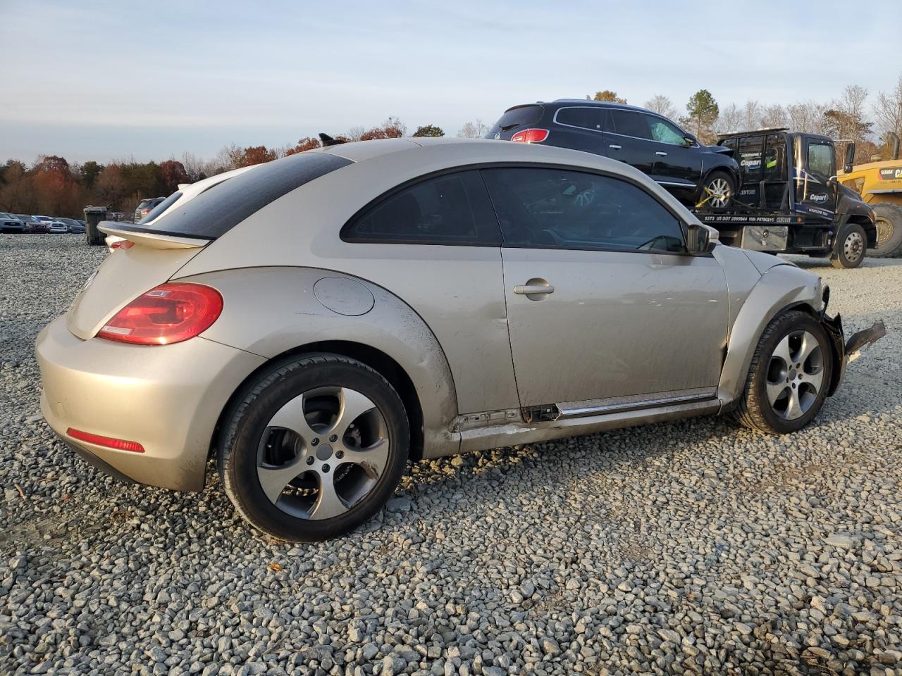 Изображение 3 2016 VOLKSWAGEN BEETLE SE 2016 с VIN 3VWJ07AT2GM608290