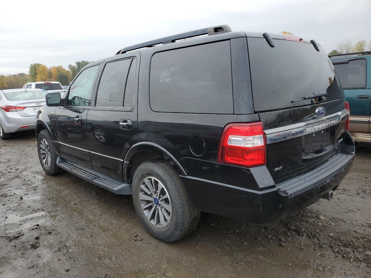 Image 2 of Ford Expedition Xlt 2016 with VIN 1FMJU1JT0GEF49553