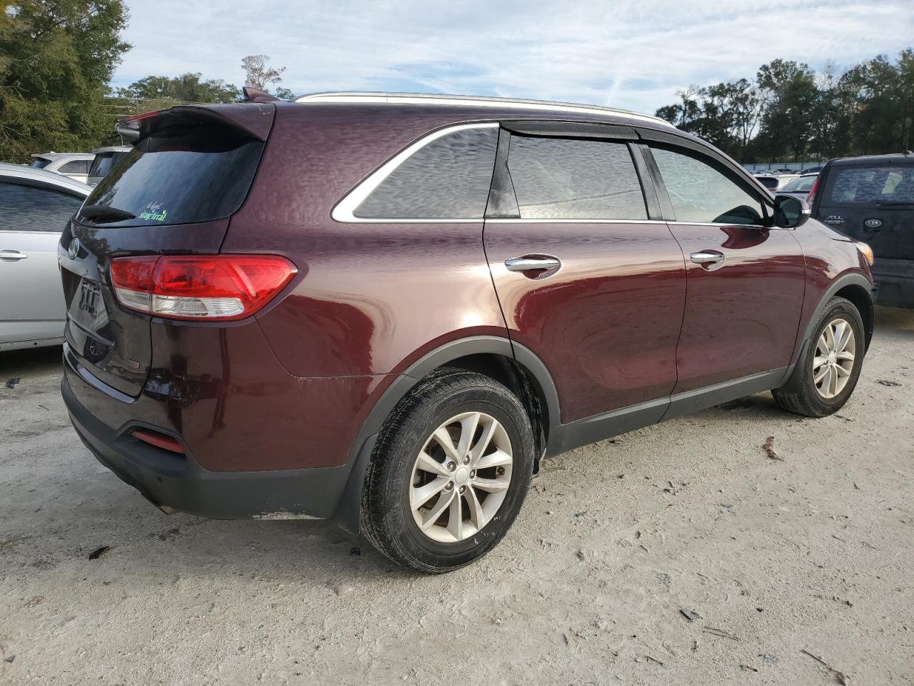 Изображение 3 2017 KIA SORENTO LX 2017 с VIN 5XYPG4A32HG256365