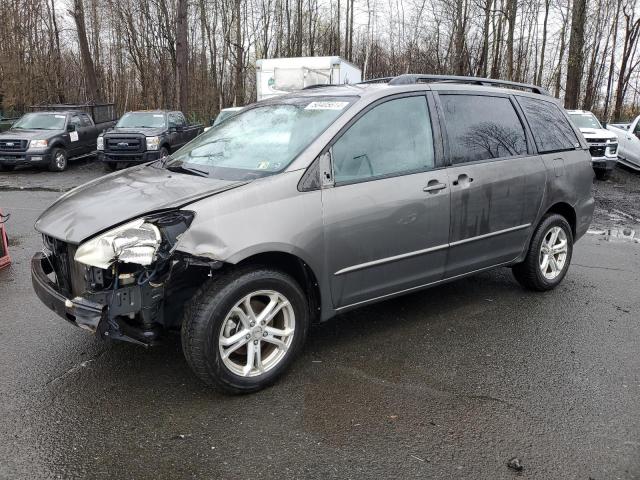 Image 1 of 2004 TOYOTA SIENNA LE 2004 with VIN 5TDBA23C54S021436