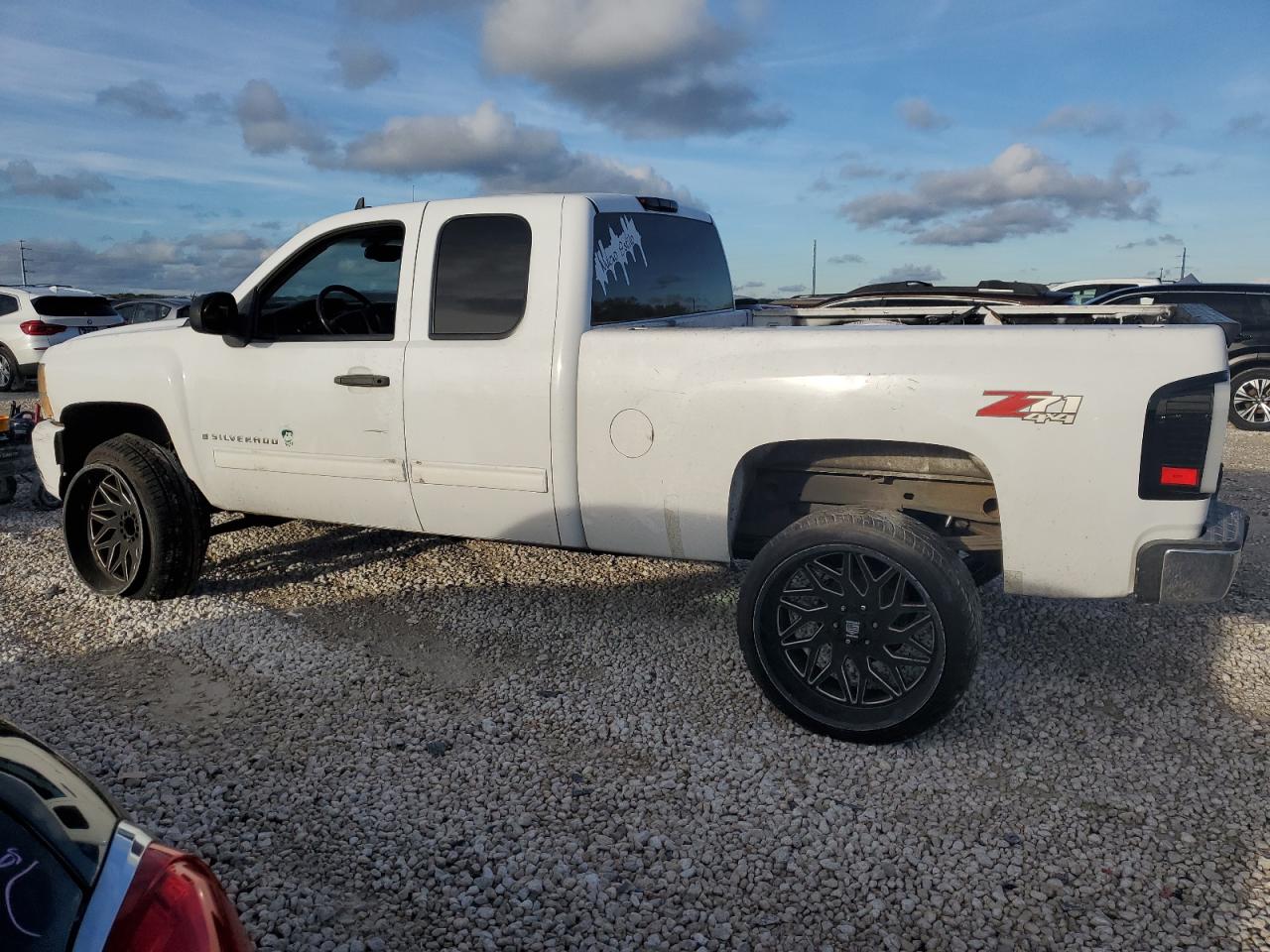 Изображение 2 2009 CHEVROLET SILVERADO K1500 LT 2009 с VIN 2GCEK290091126729