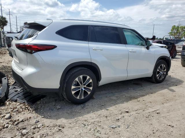 Obraz 3 z 2023 TOYOTA HIGHLANDER L 2023 z VIN 5TDKDRAH6PS518918