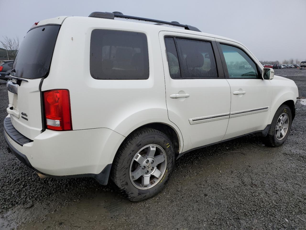 Image 3 of 2011 HONDA PILOT TOURING 2011 with VIN 5FNYF4H91BB066234
